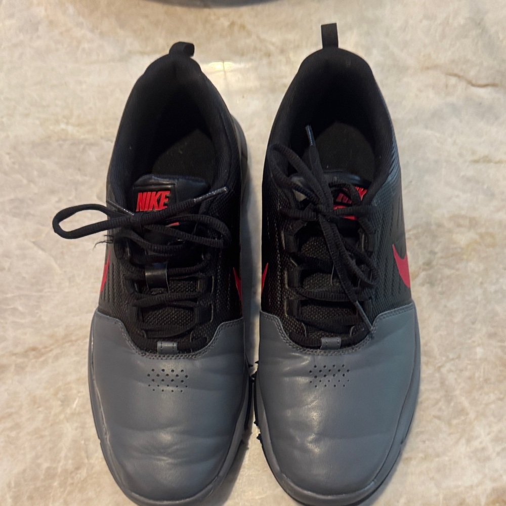 Nike Men's Black and Red Golf Shoes